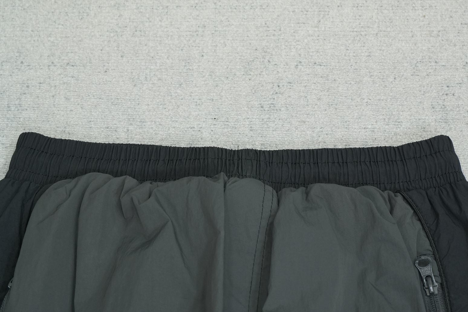 S - SWEATPANTS
