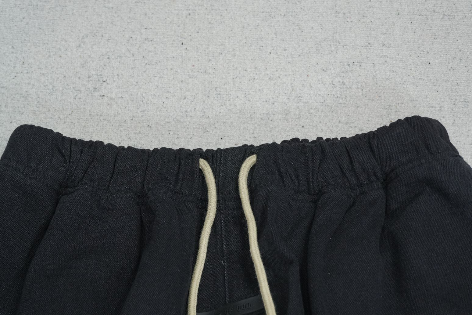 F - SWEATPANTS