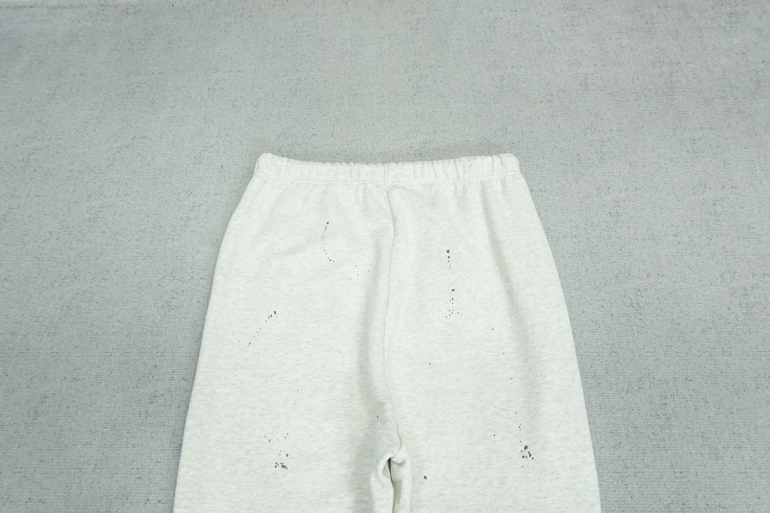 F - SWEATPANTS