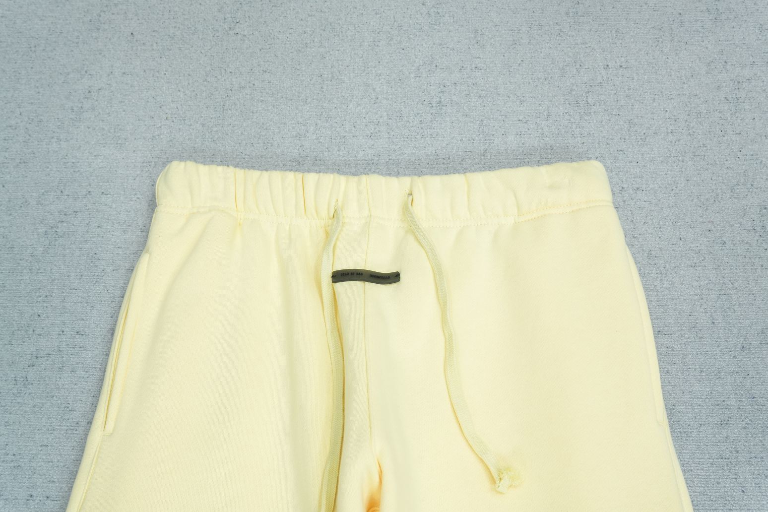 F - SWEATPANTS