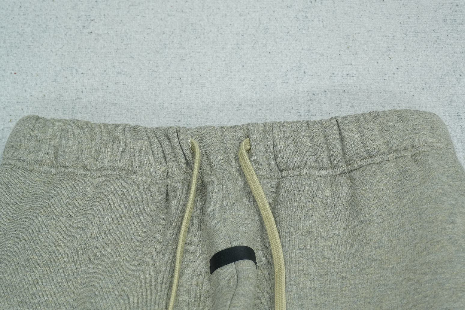 F - SWEATPANTS