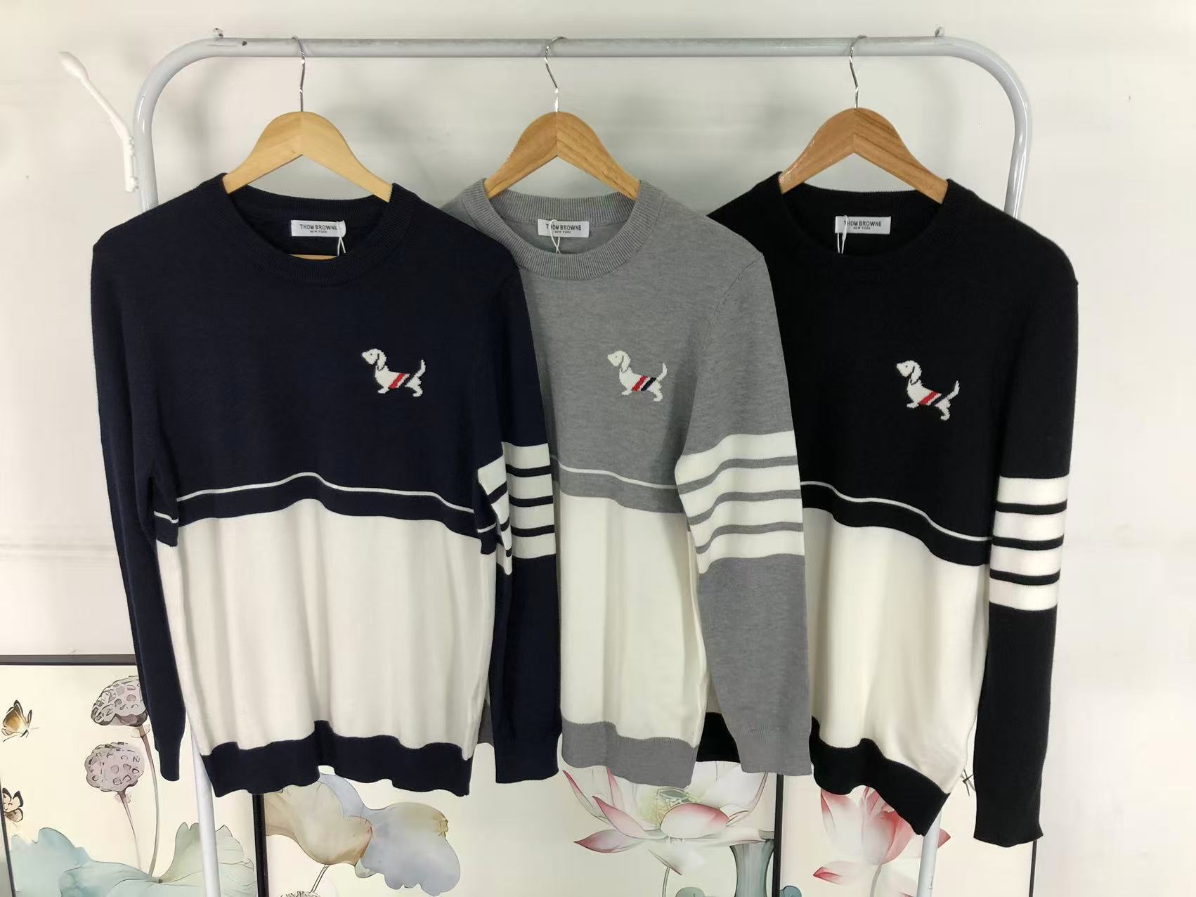 T - SWEATER
