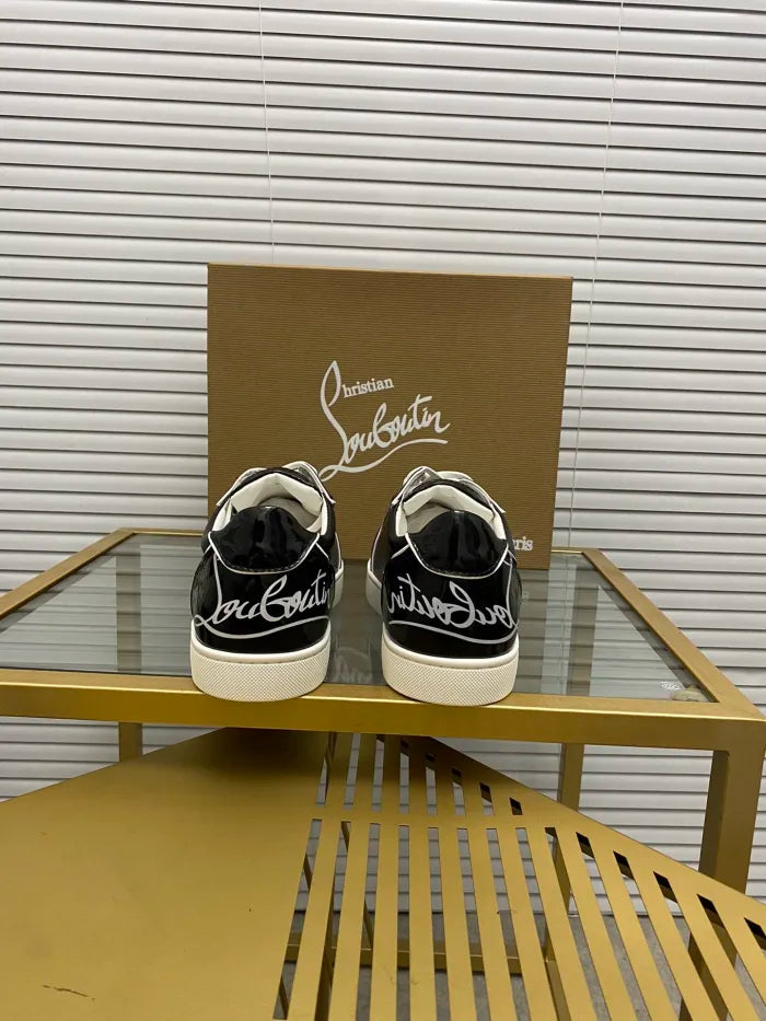 C - SNEAKERS
