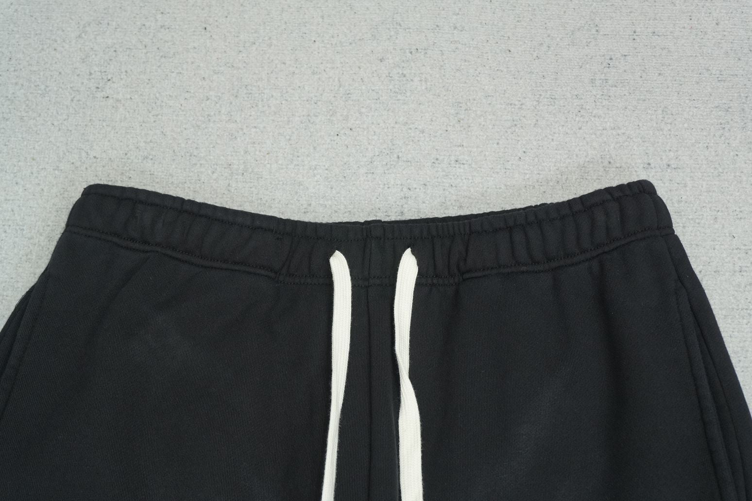 M - SWEATPANTS