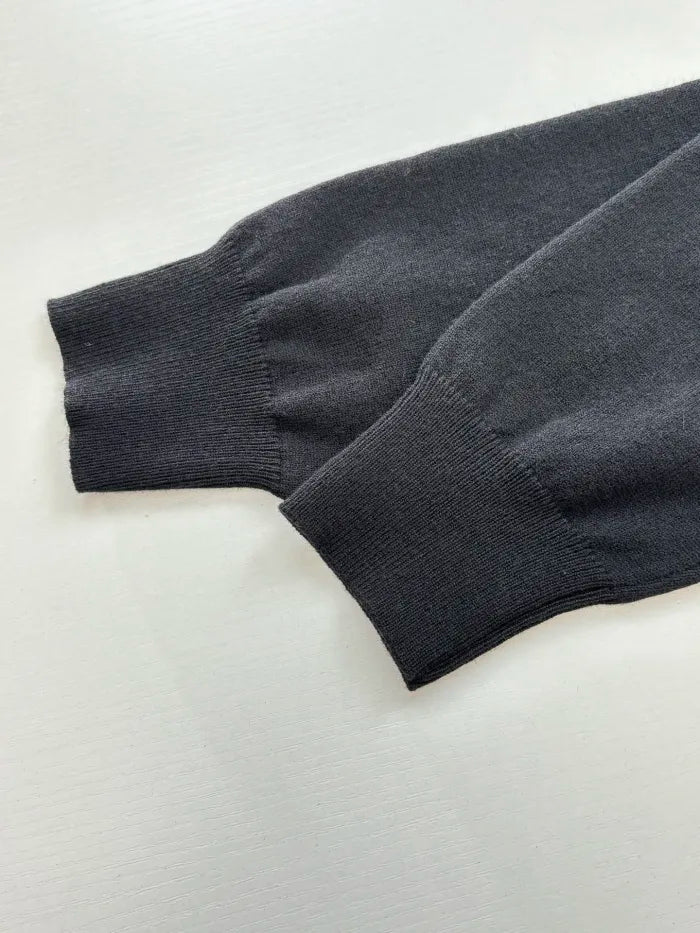 F - SWEATER