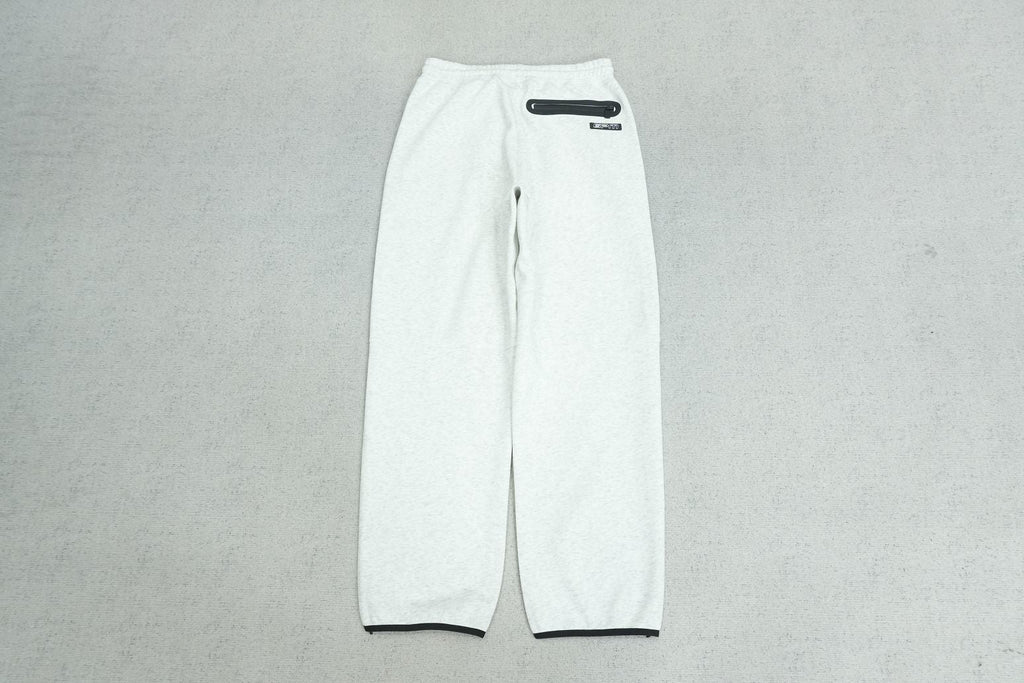 S - SWEATPANTS
