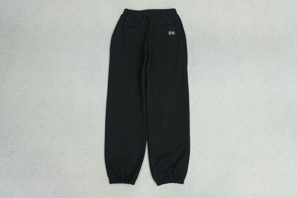 T - SWEATPANTS
