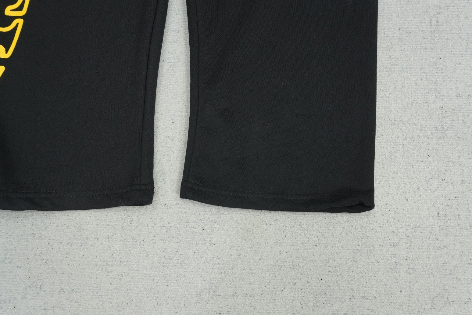 C - SWEATPANTS