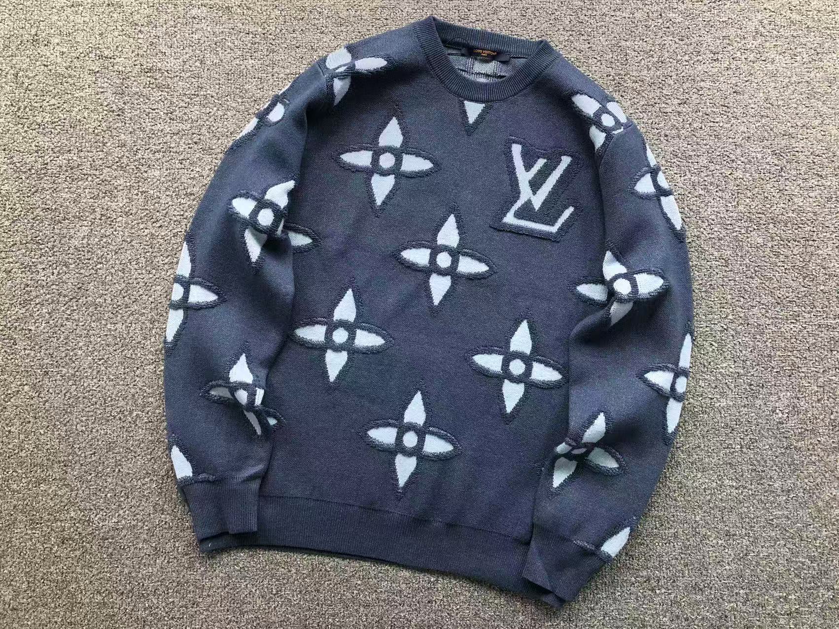 L - SWEATER