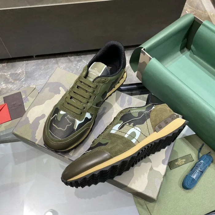 V - SNEAKERS
