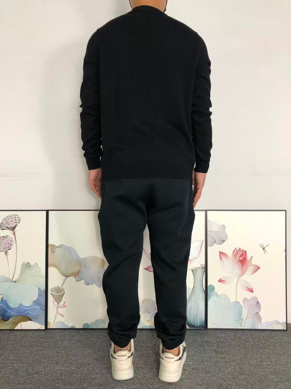 L - SWEATER