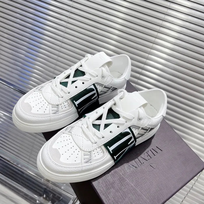 V - SNEAKERS