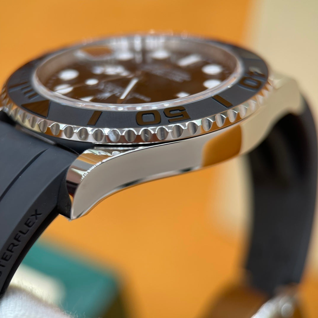 M - Watch