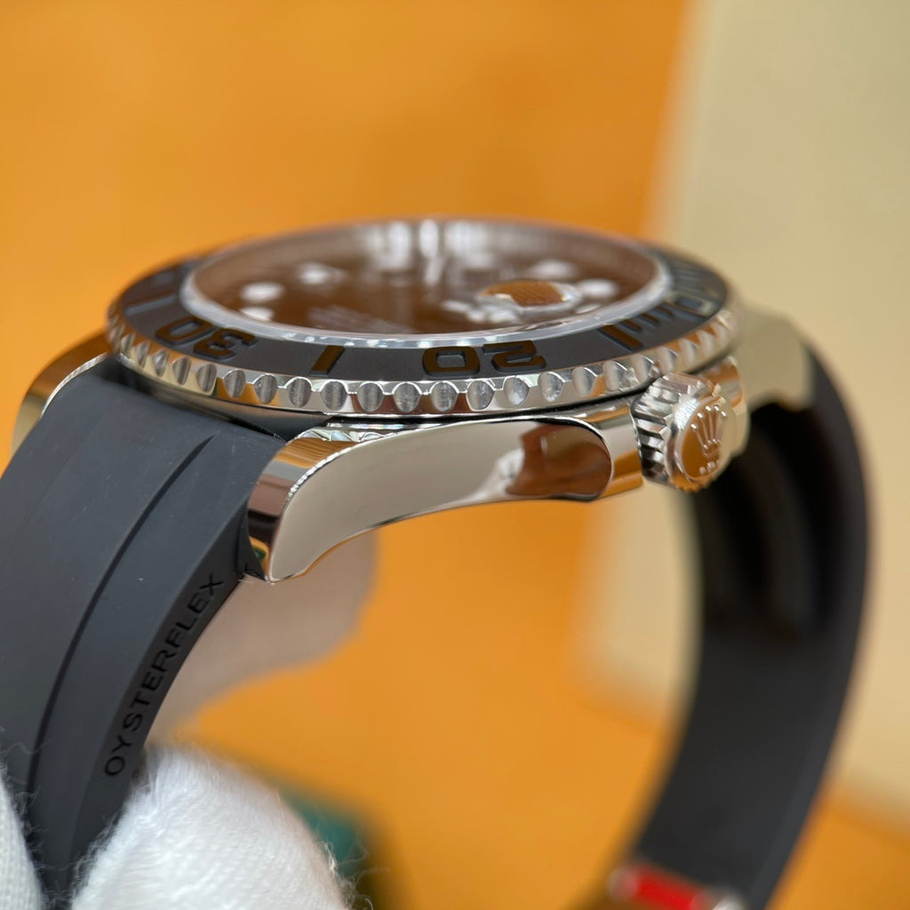 M - Watch