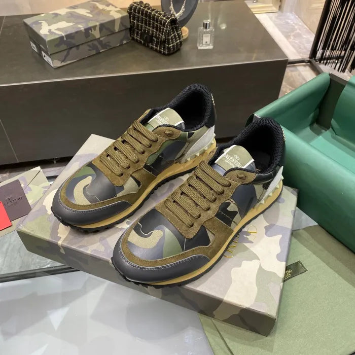 V - SNEAKERS