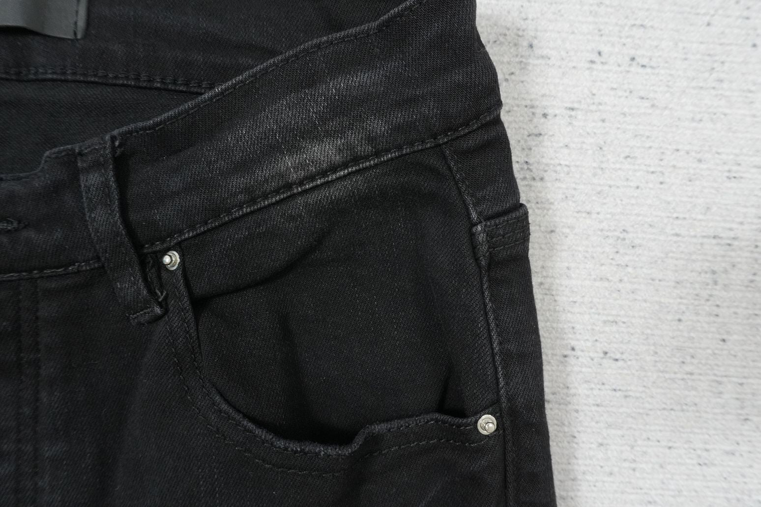 A - JEANS