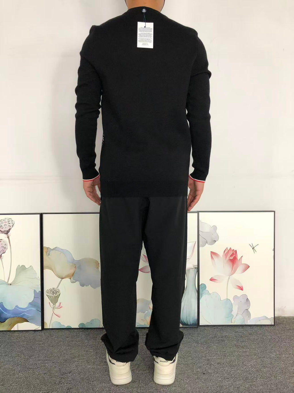 M - SWEATER