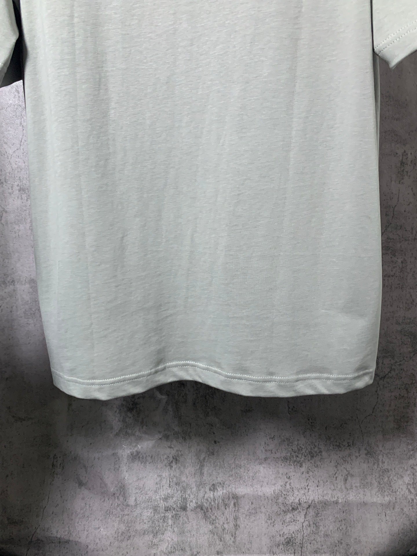 L - TSHIRT