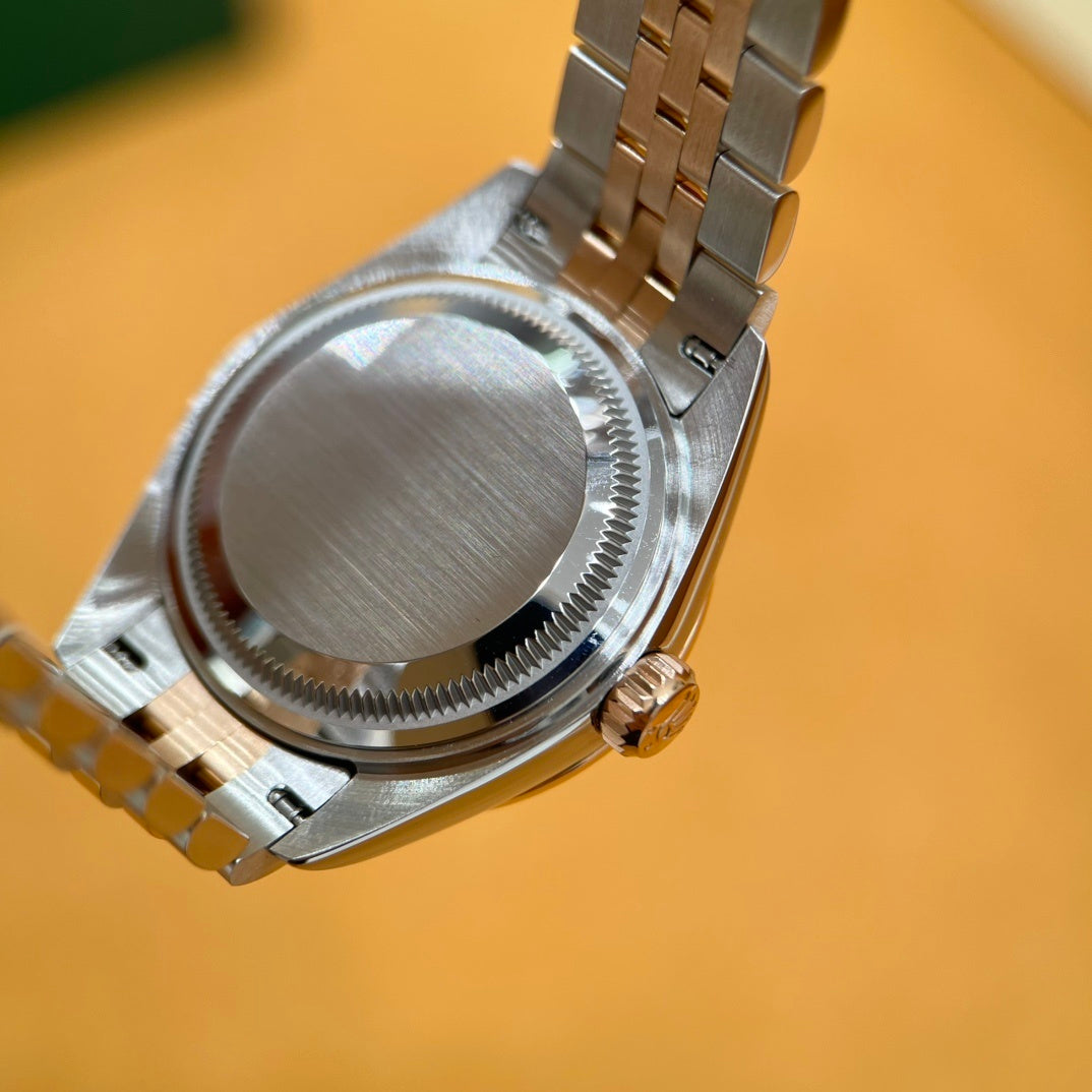 M - Watch