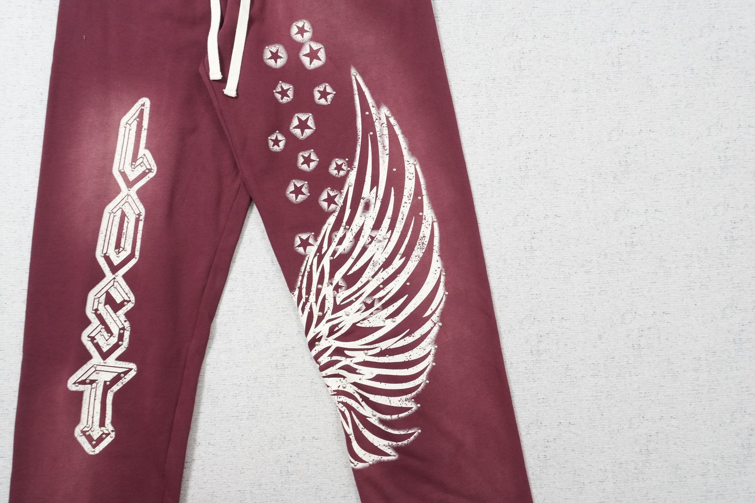 L - SWEATPANTS
