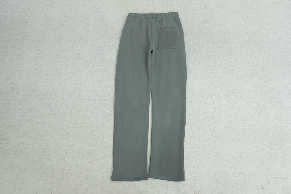 B - SWEATPANTS