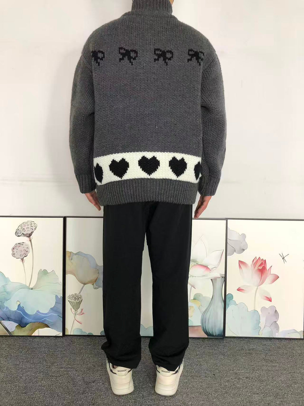 O - SWEATER