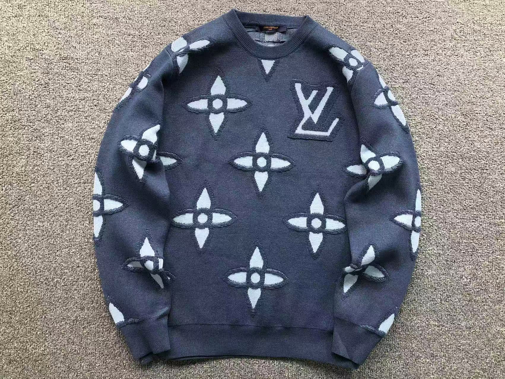 L - SWEATER