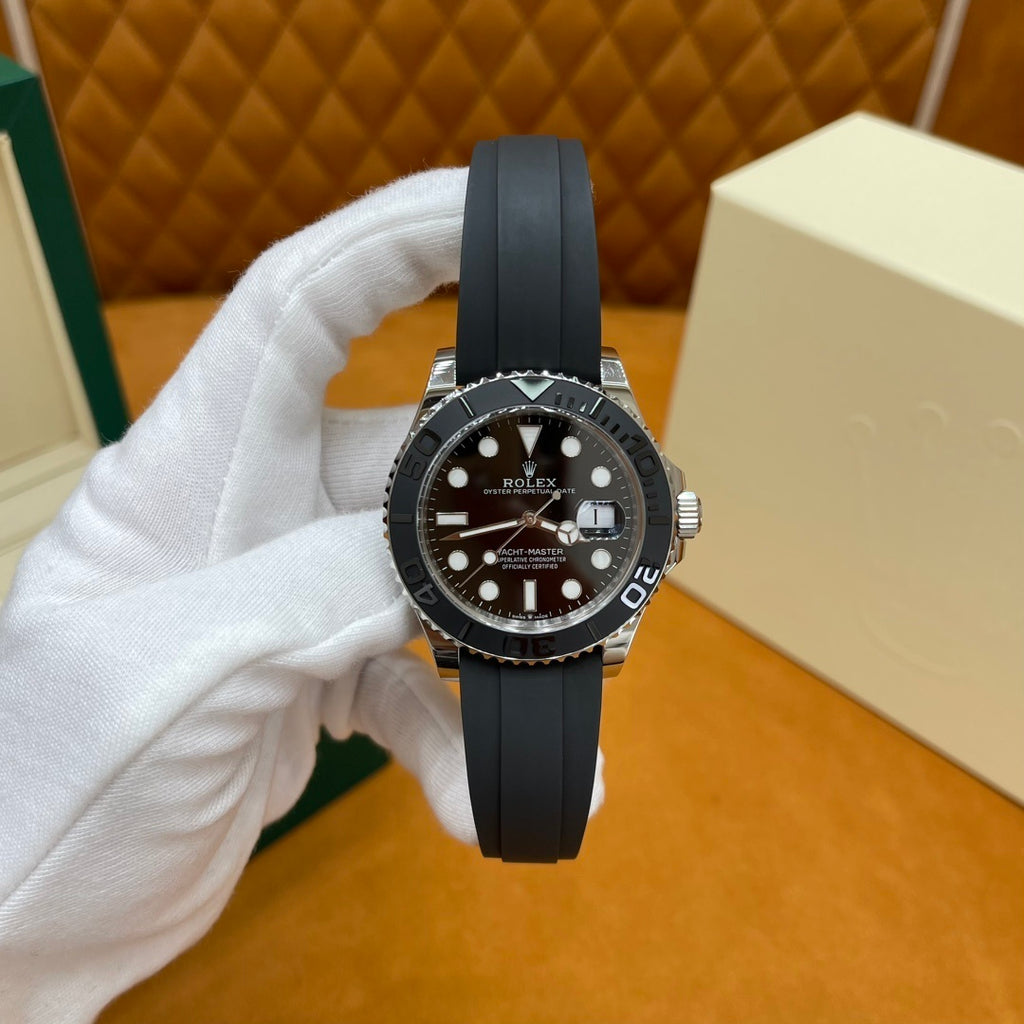 M - Watch