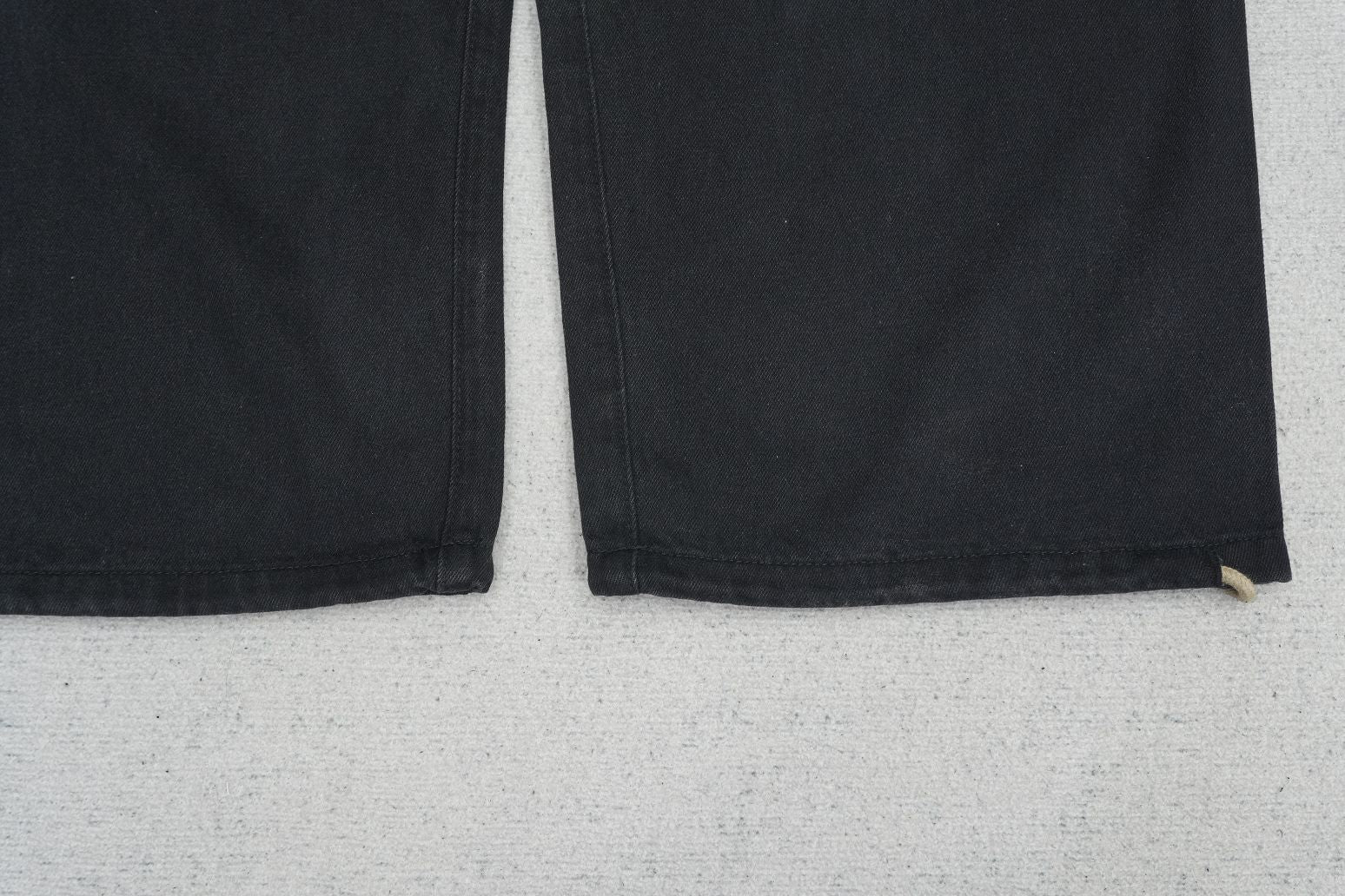 F - SWEATPANTS