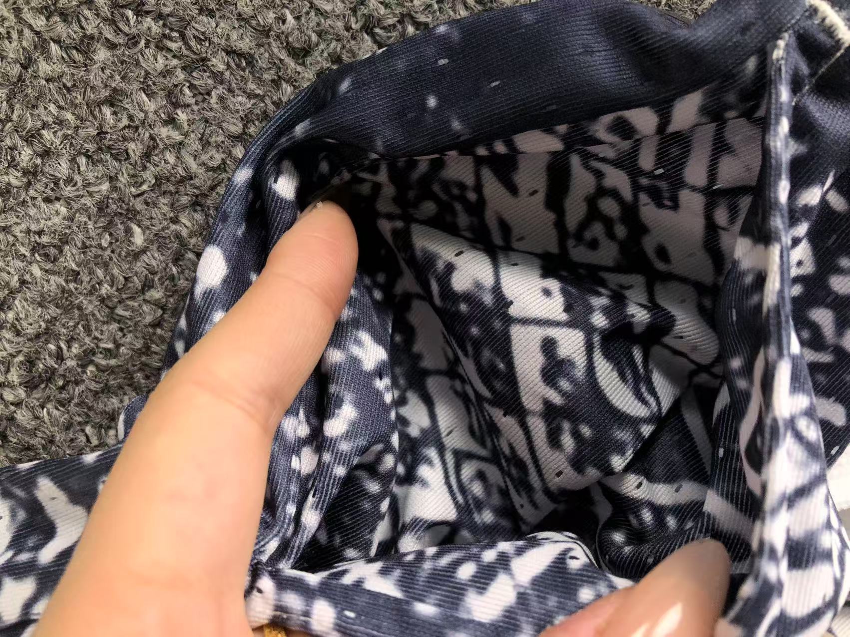 N - SHORTS