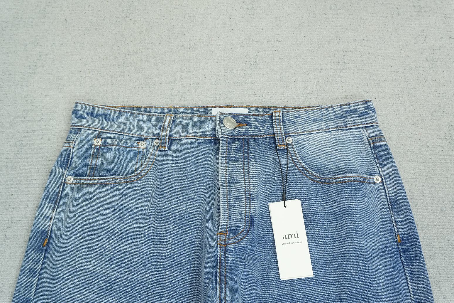 A - JEANS