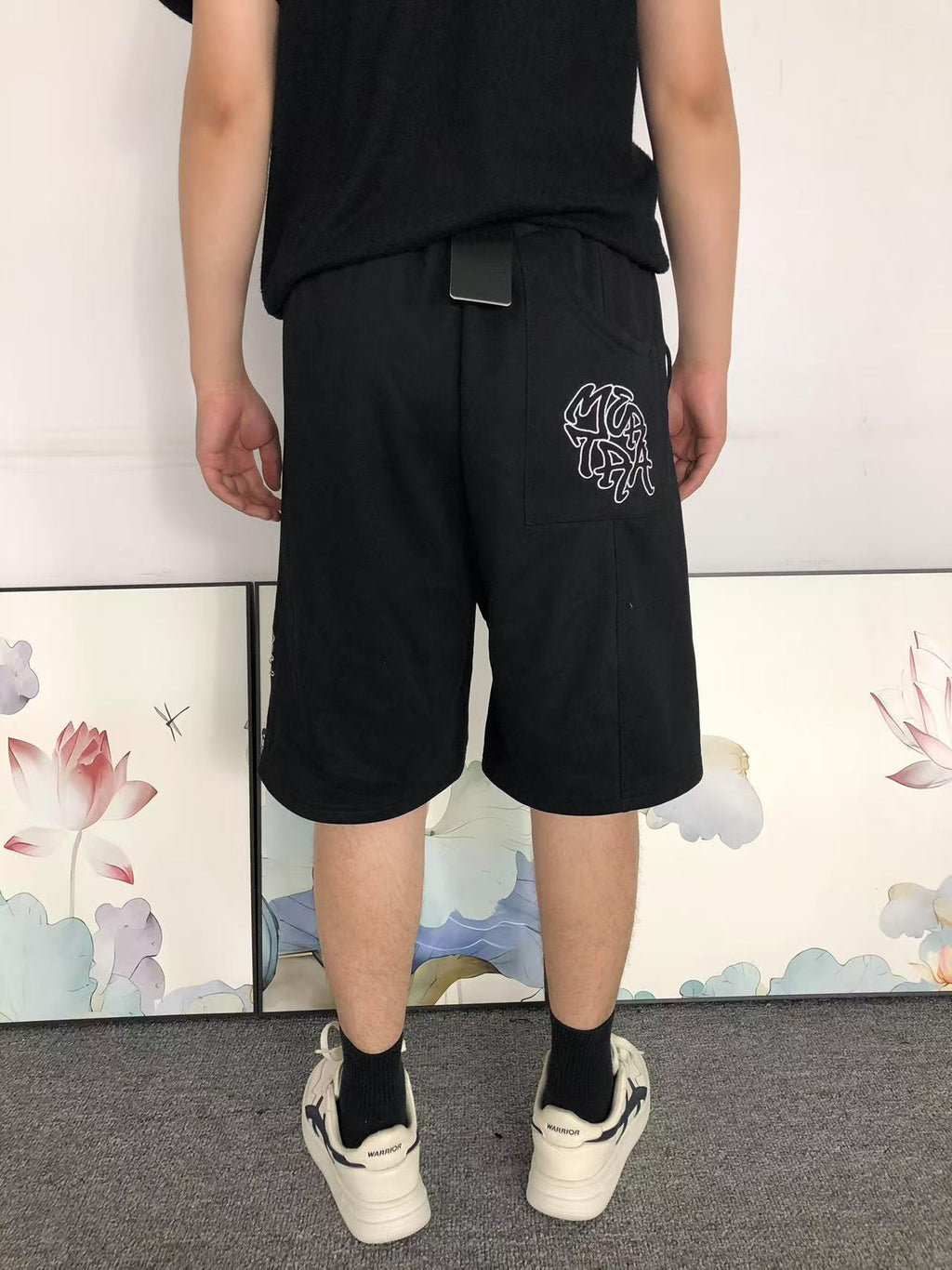 M - SHORTS