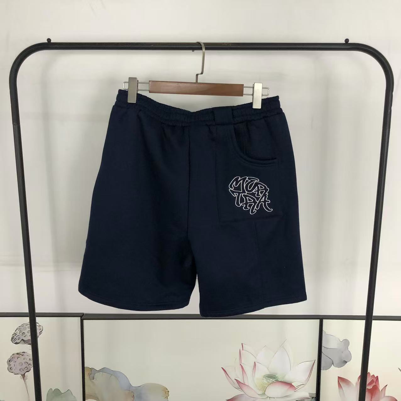 M - SHORTS