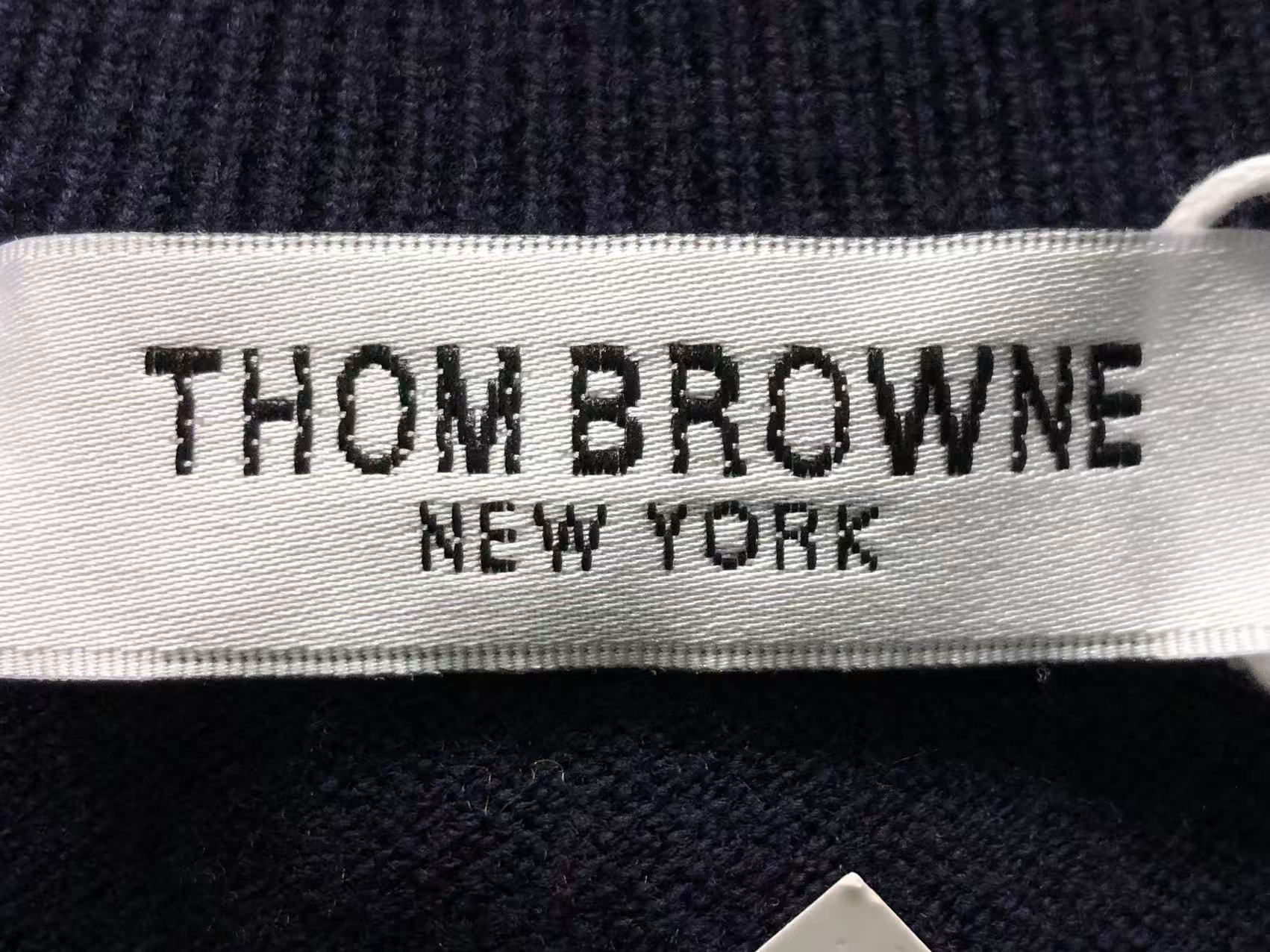 T - SWEATER