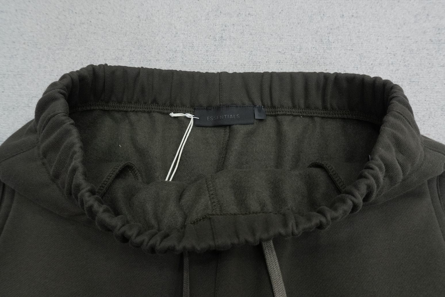 F - SWEATPANTS
