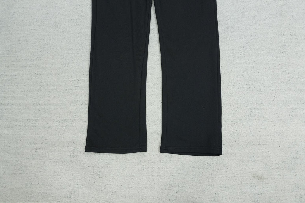 B - SWEATPANTS