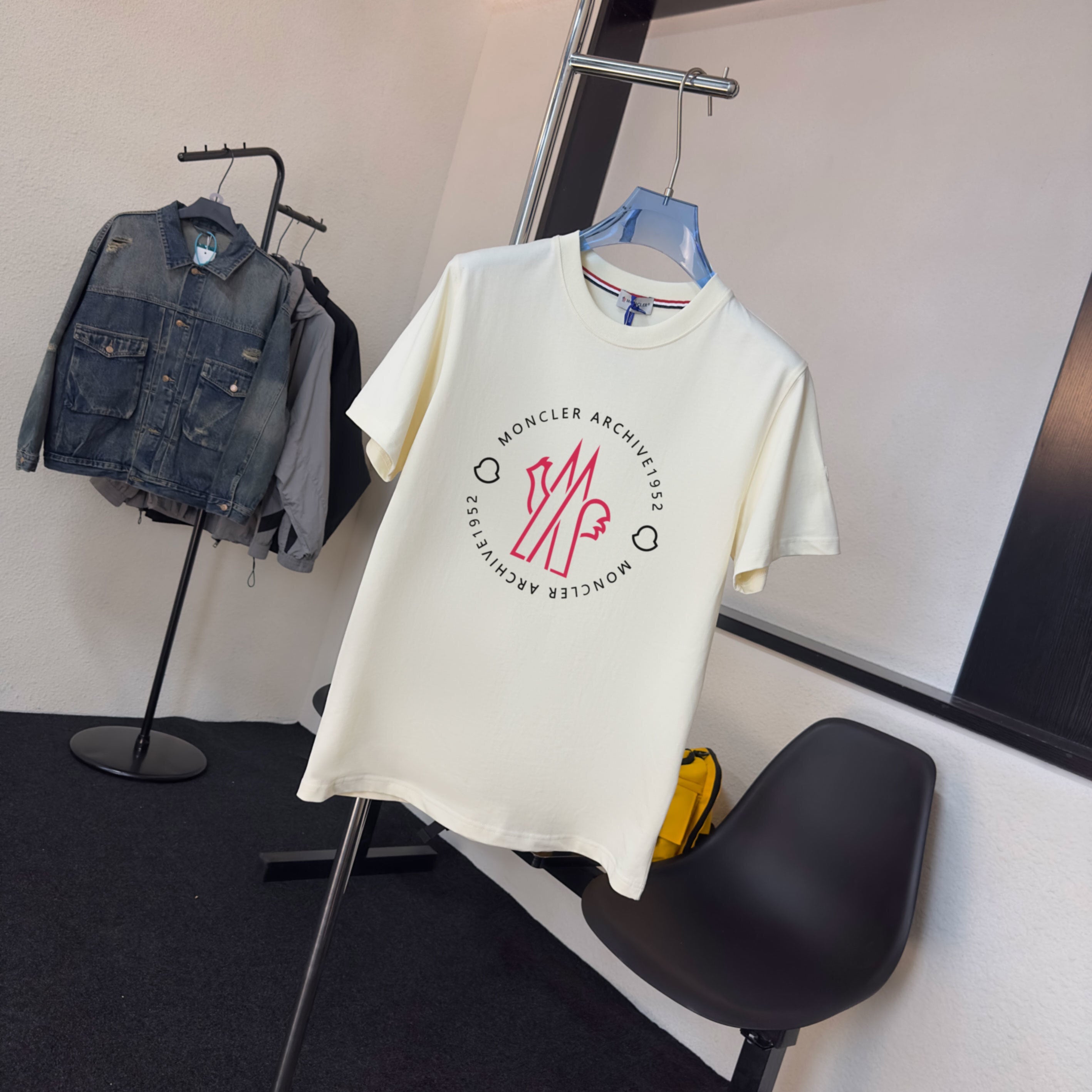 M - TSHIRT