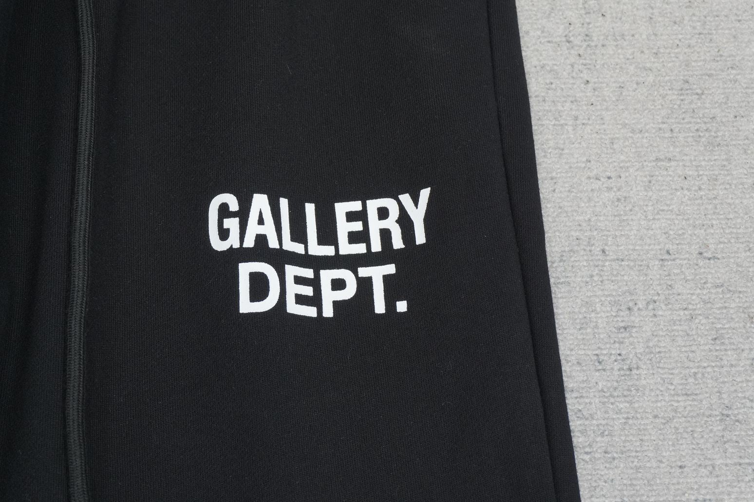 G - SWEATPANTS
