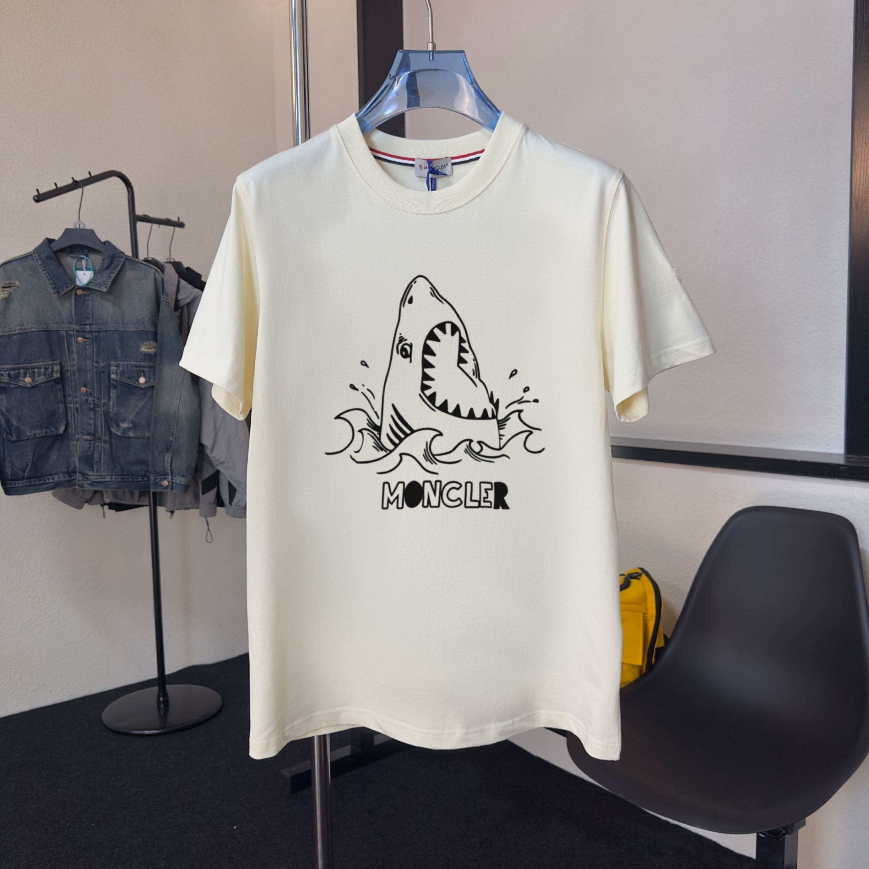 M - TSHIRT