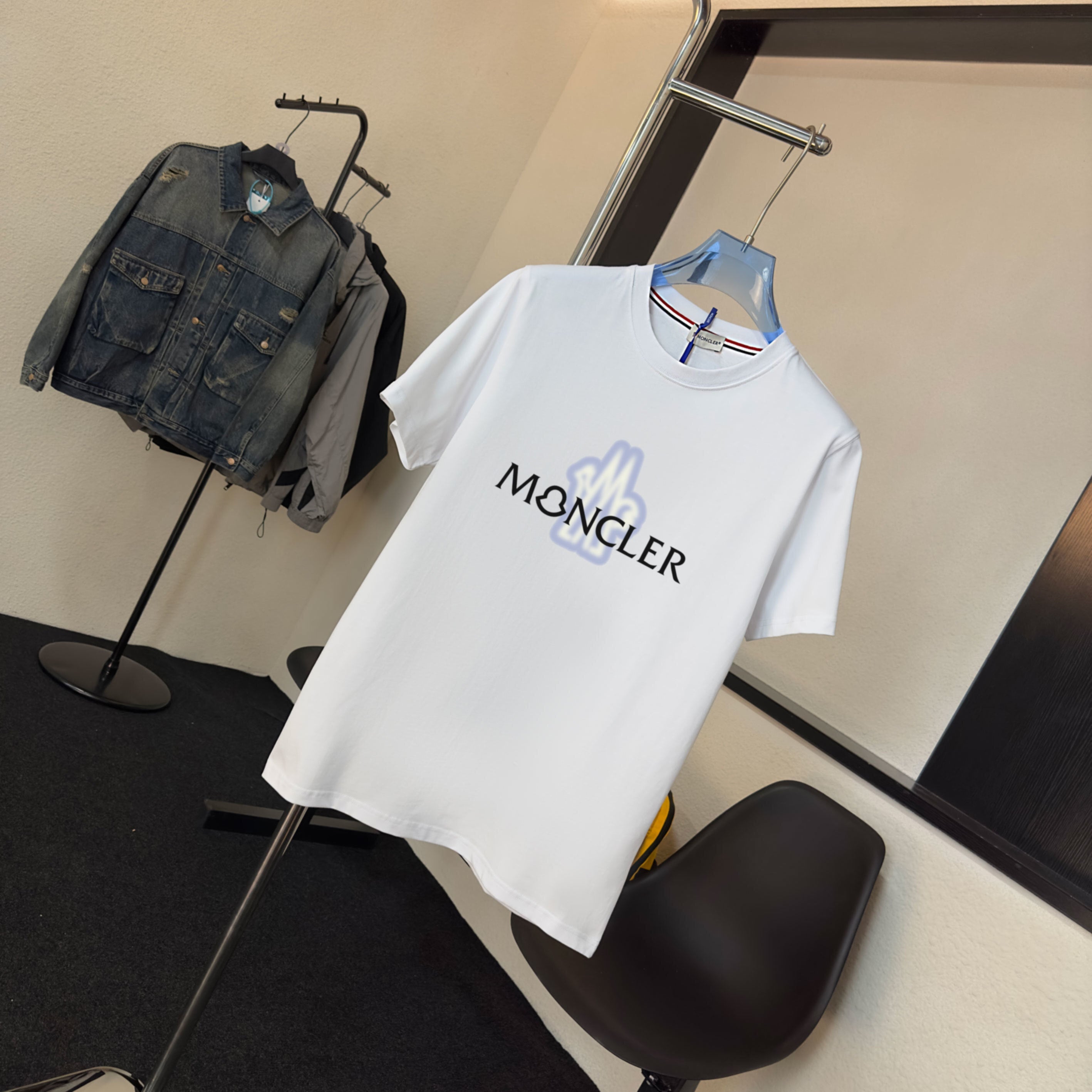 M - TSHIRT