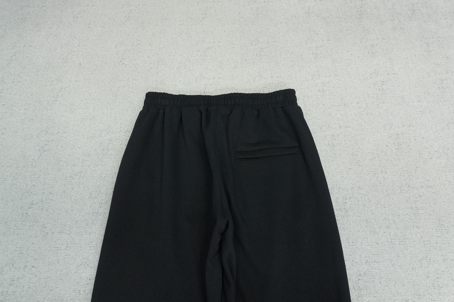 C - SWEATPANTS