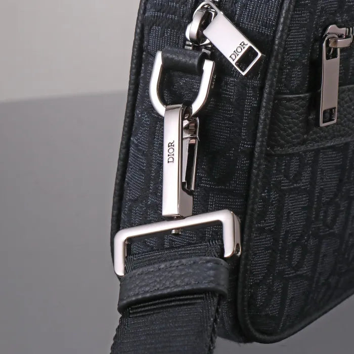 D - TASCHE