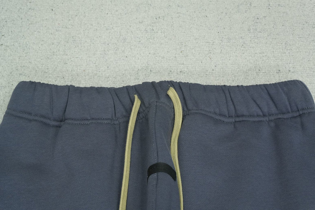 F - SWEATPANTS