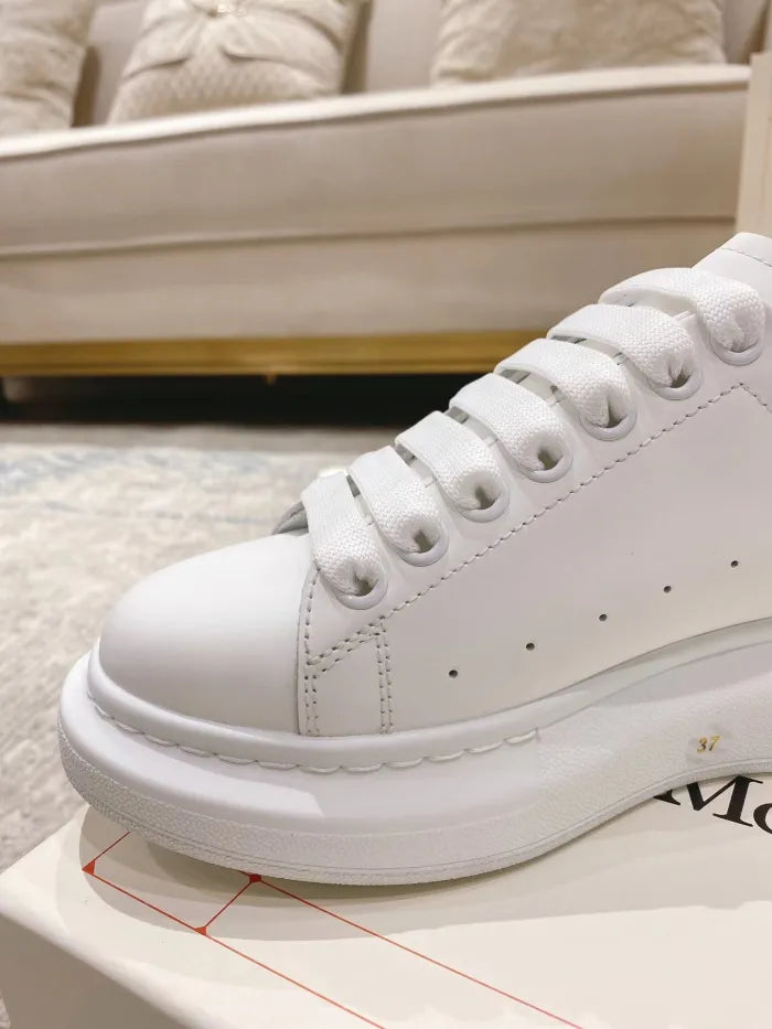 A - SNEAKERS
