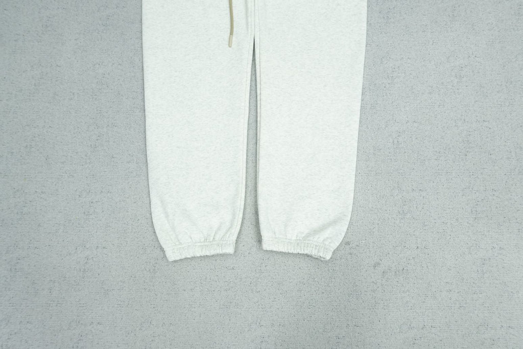 F - SWEATPANTS