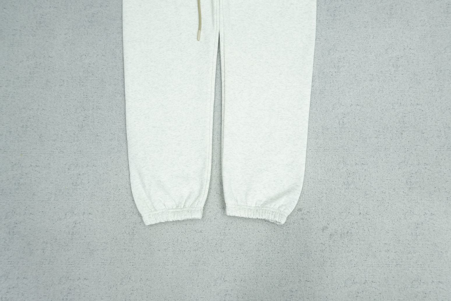 F - SWEATPANTS