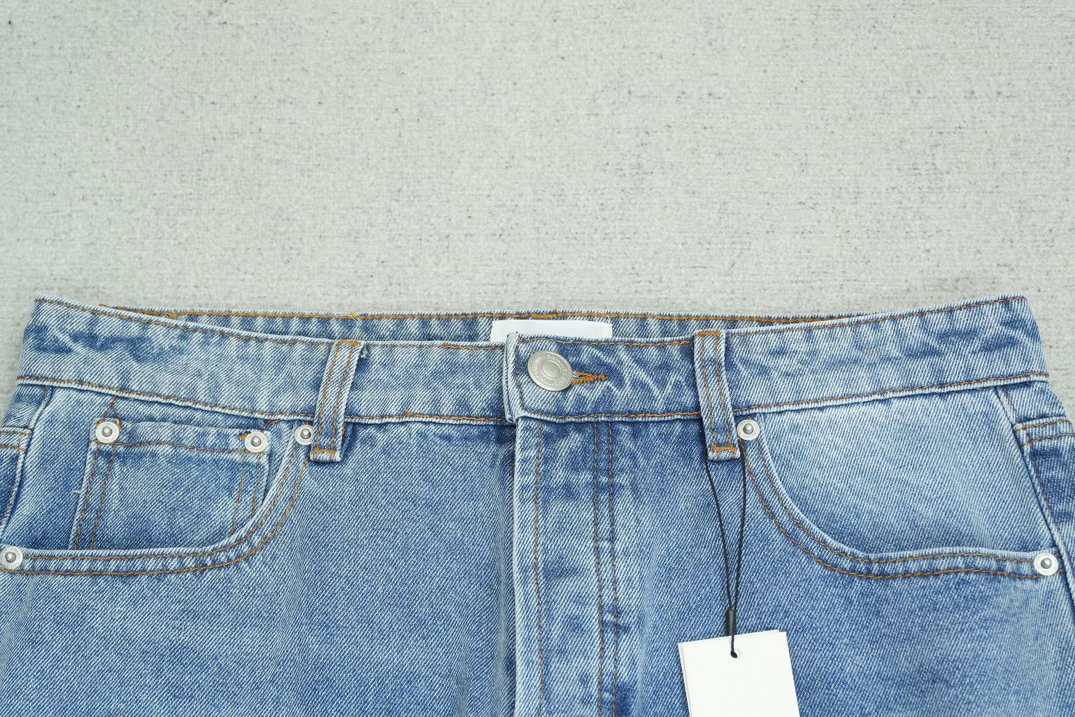 A - JEANS