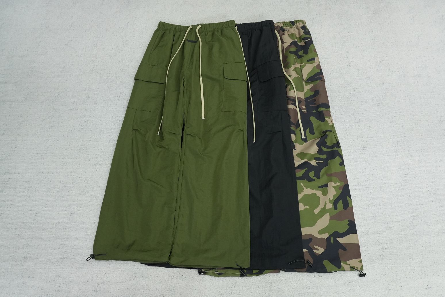 F - SWEATPANTS