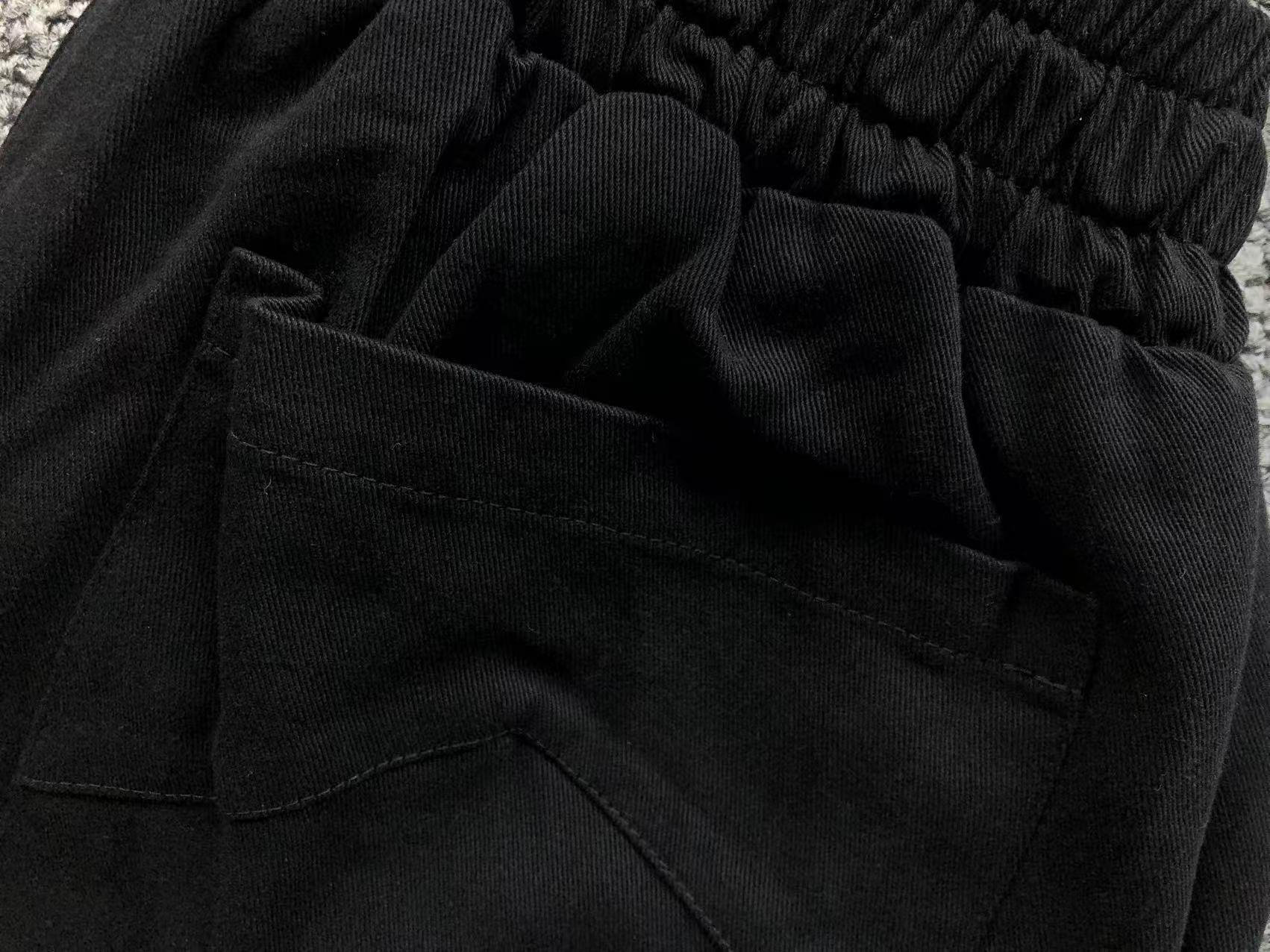 R - SHORTS