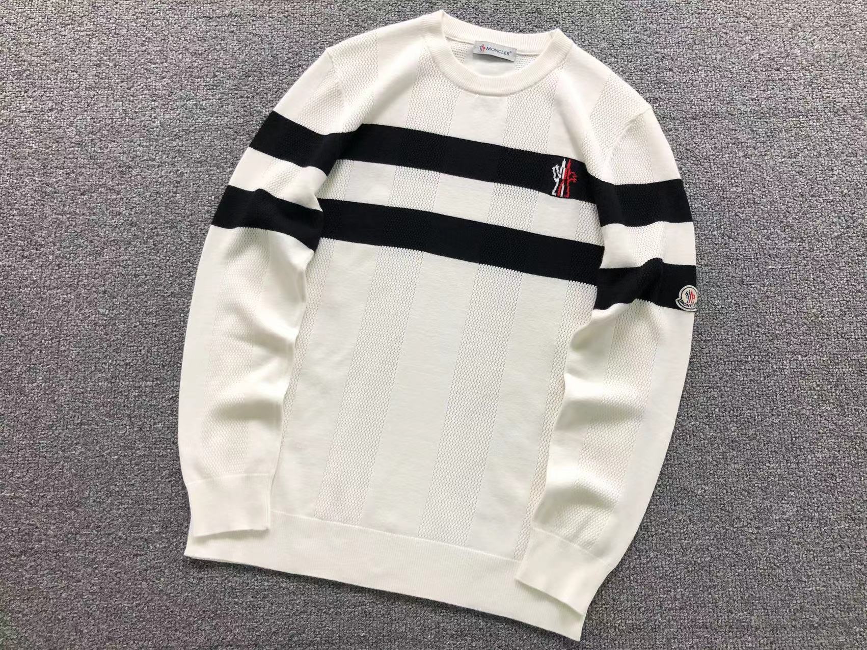 M - SWEATER